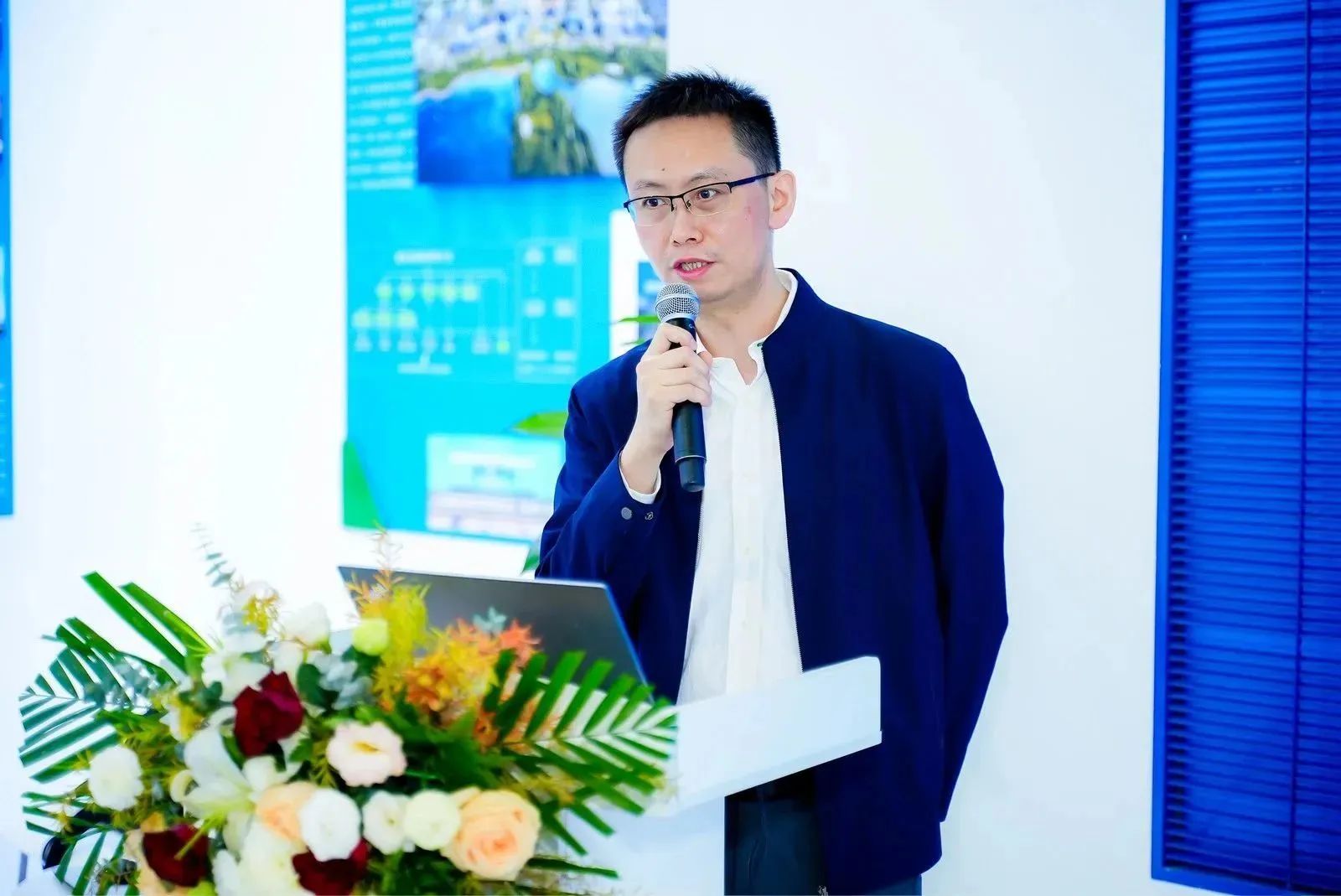 机器人JIUYOU.COM九游